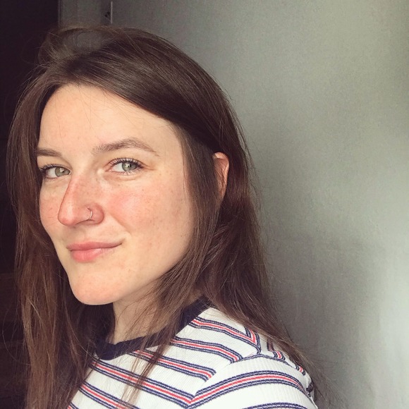 Meet your Posher, Courtney - Picture 1 of 1